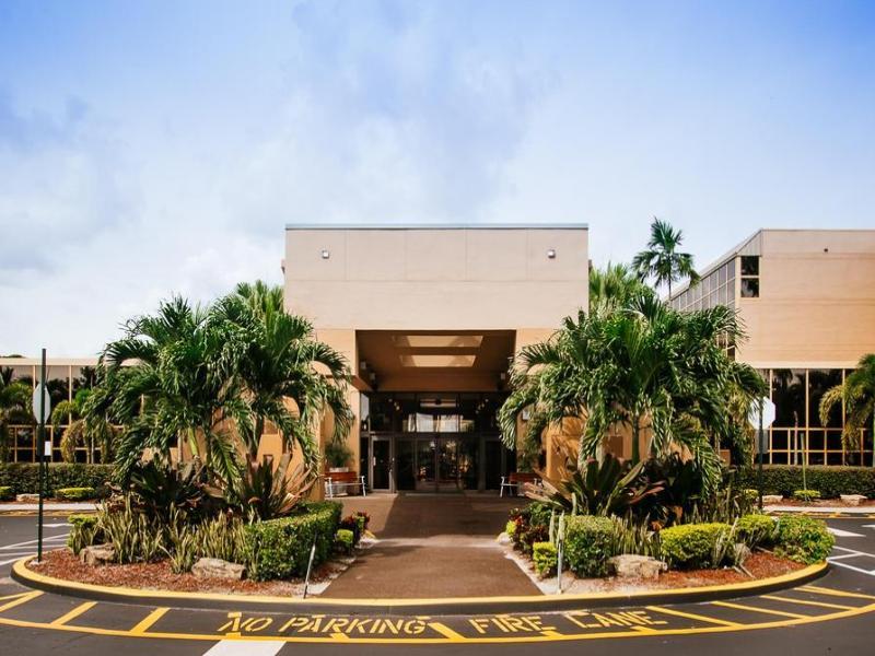Sawgrass Grand Hotel And Suites Sports Complex Sunrise Exterior photo