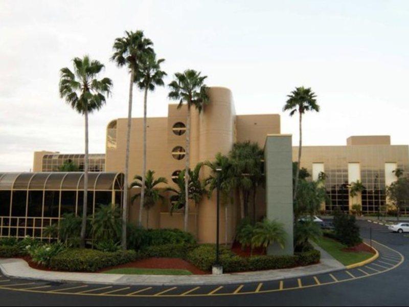 Sawgrass Grand Hotel And Suites Sports Complex Sunrise Exterior photo